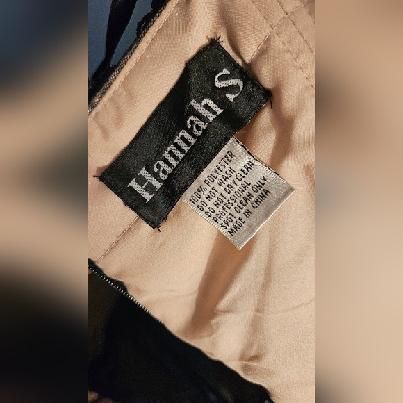 Hannah Black and Beige Dress - Picture 4 of 9